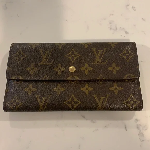 LV wallet - Picture 1 of 3